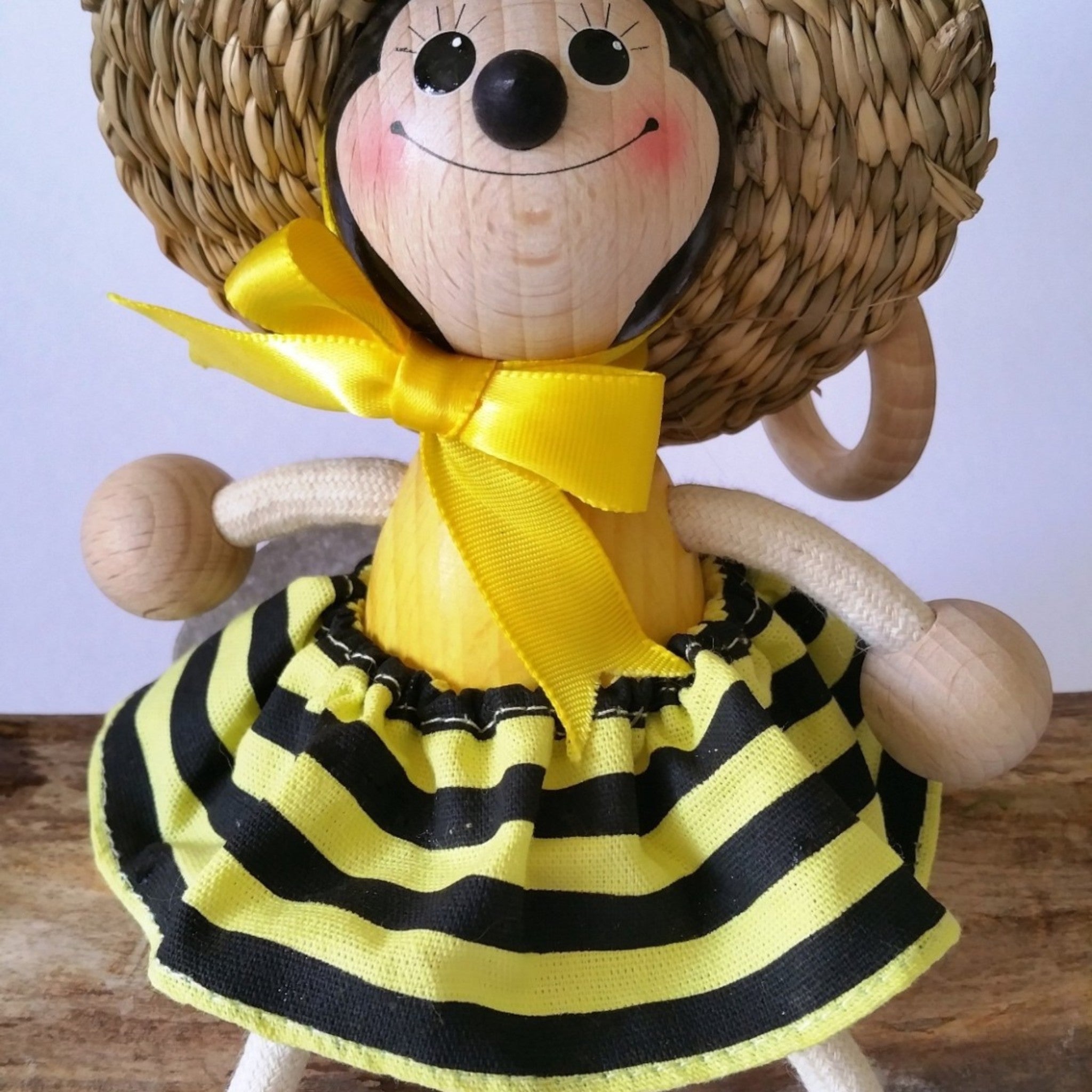 Handcrafted Bumblebee Queen Wooden Bouncy Puppet with Straw Hat 🐝🎩