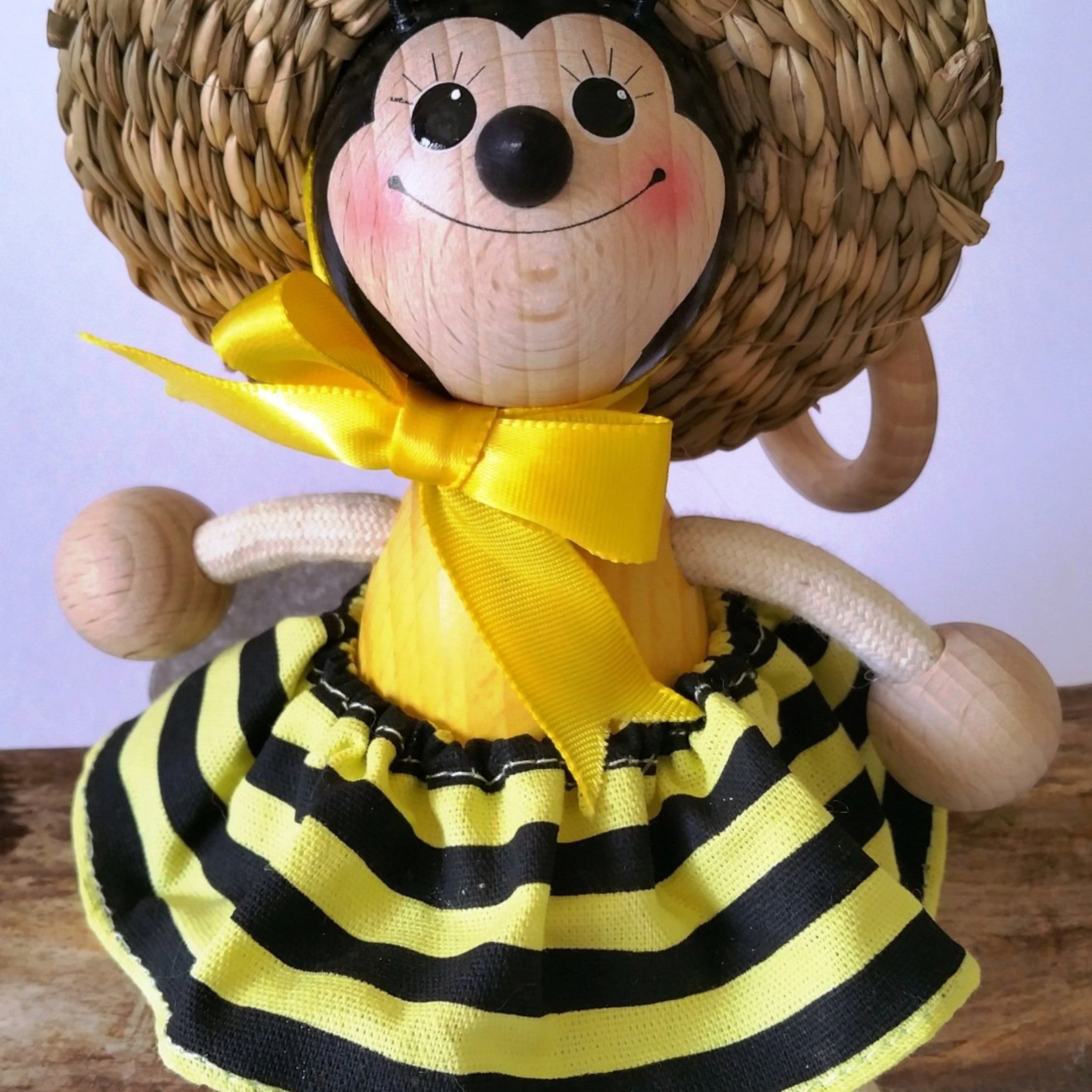 Handcrafted Bumblebee Queen Wooden Bouncy Puppet with Straw Hat 🐝🎩